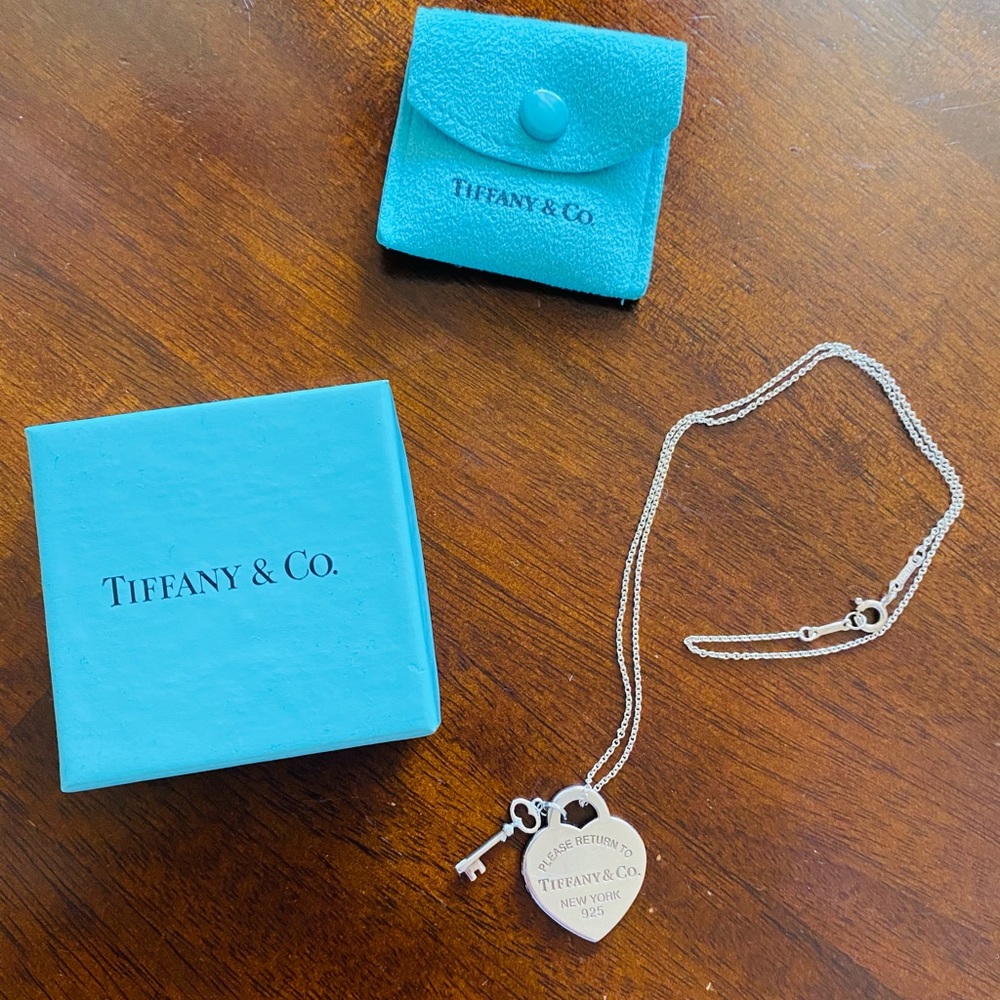 Return to Tiffany Pendant w key